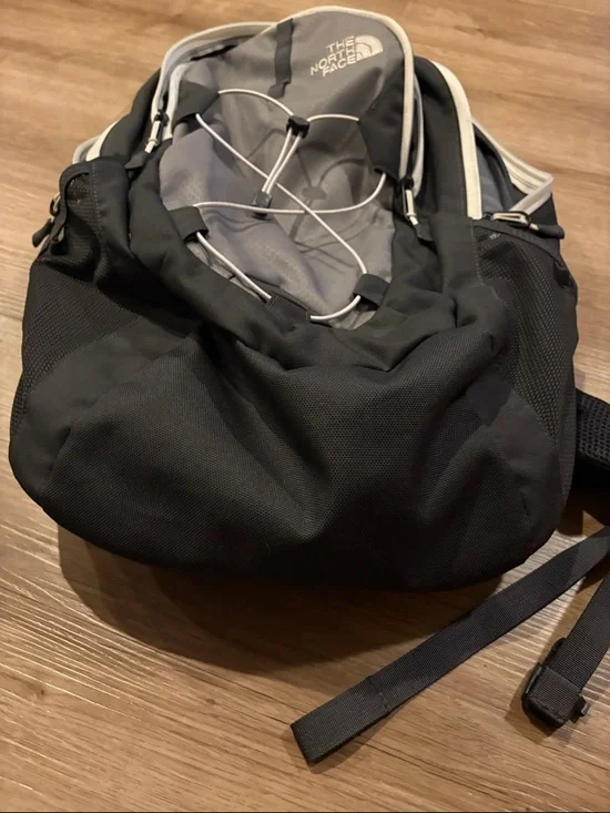 Preowned The North Face Jester backpack - Picture 5 of 7